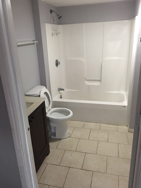 Main Bathroom w/ laundry