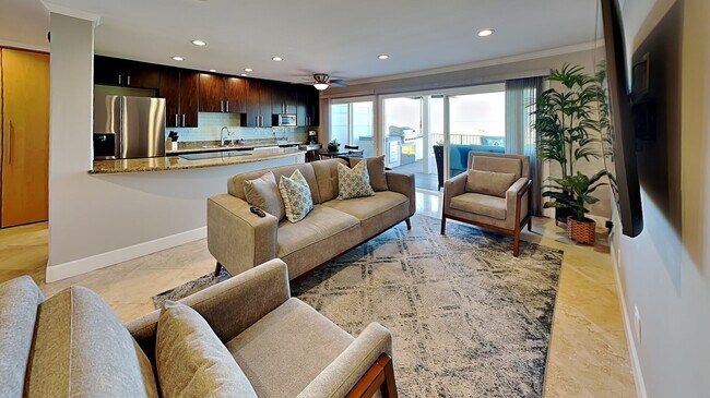 3999 Crown Point Dr unit 31, San Diego, CA 92109 - photo 2