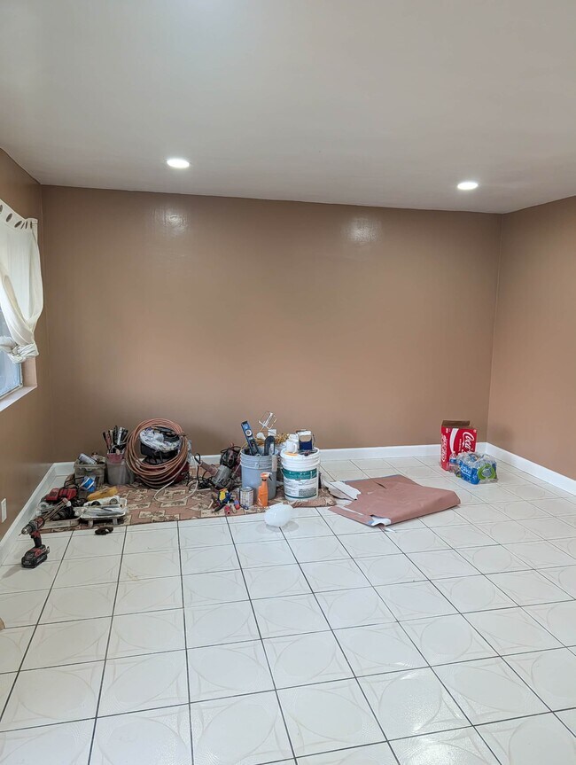 704 Oakford Dr unit 704 Front, East Los Angeles, CA 90022 - photo 7