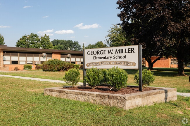George W. Miller Elementary School in Nanuet gets a grade of A- from Niche.