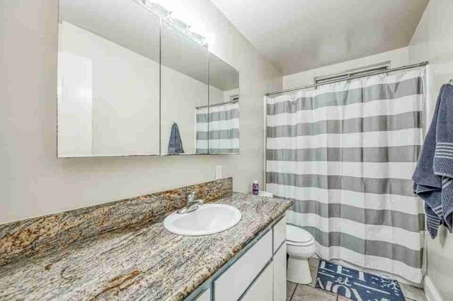 5138 E Ashlan Ave, Fresno, CA 93727 - photo 7