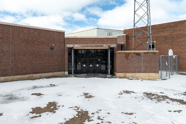 This is the back entry for Hamilton Middle School.