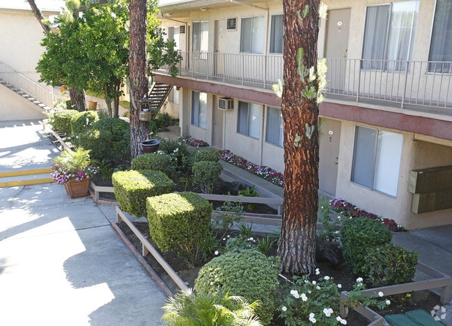 Southwest Pointe Apartments