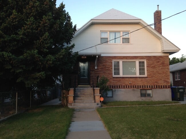 213 S 100 W unit 2 middle, Tooele, UT 84074 - photo 2