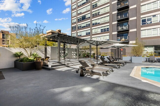 The View, Los Angeles, CA 90005 - photo 4