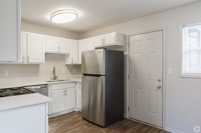 1BR kitchen