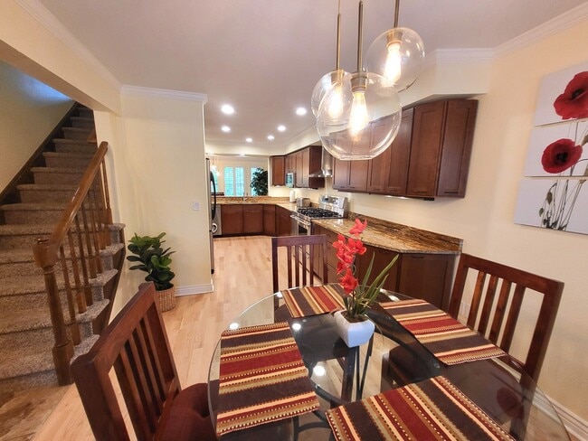 1518 E Nichols Cir, Centennial, CO 80122 - photo 3