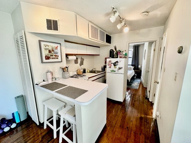 13 Charter St unit 2, Boston, MA 02113 - photo 7