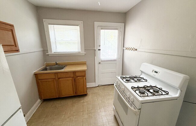 415 Probasco St unit 415-14, Cincinnati, OH 45220 - photo 4