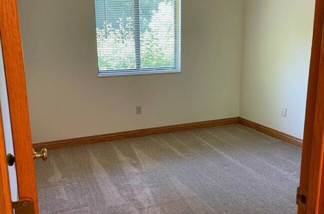 French Quarters Apartments, Midland, MI 48640 - photo 7