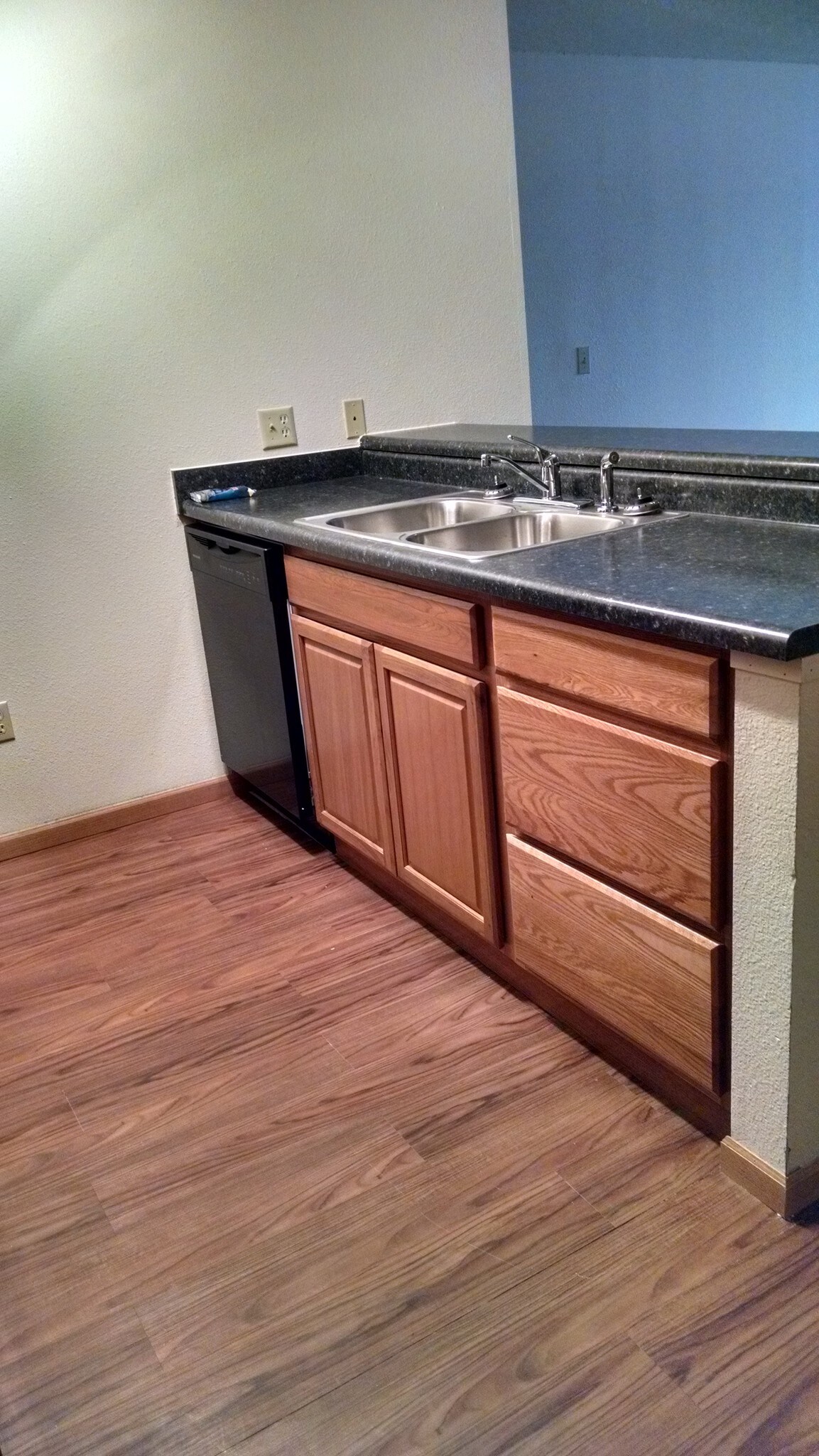 GLEN PLACE APARTMENTS, Duluth, MN 55806 - photo 1