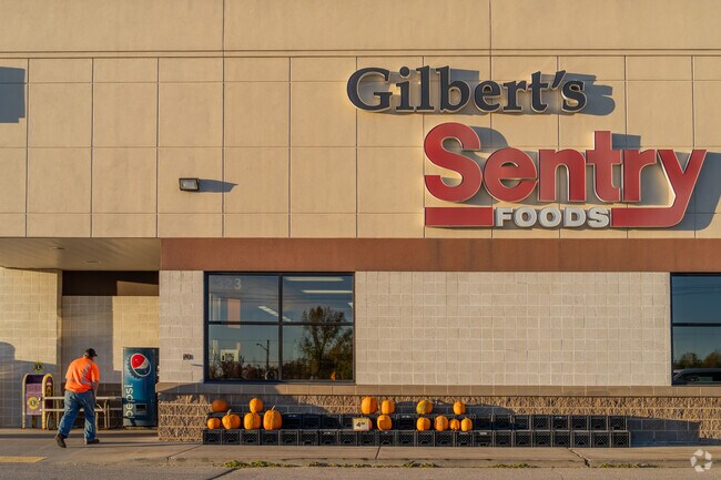 Gilbert’s Sentry Foods in Hortonville offers fresh groceries just north via Greenville Drive.