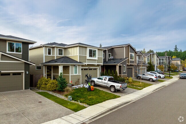 Modern-built homes line the streets of Lakeland South.