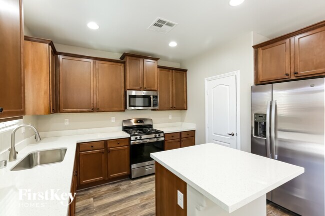 6753 Crystal Run Ln, Las Vegas, NV 89122 - photo 5