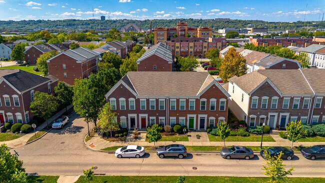 1441 Laurel Park Dr, Cincinnati, OH 45214 - photo 4