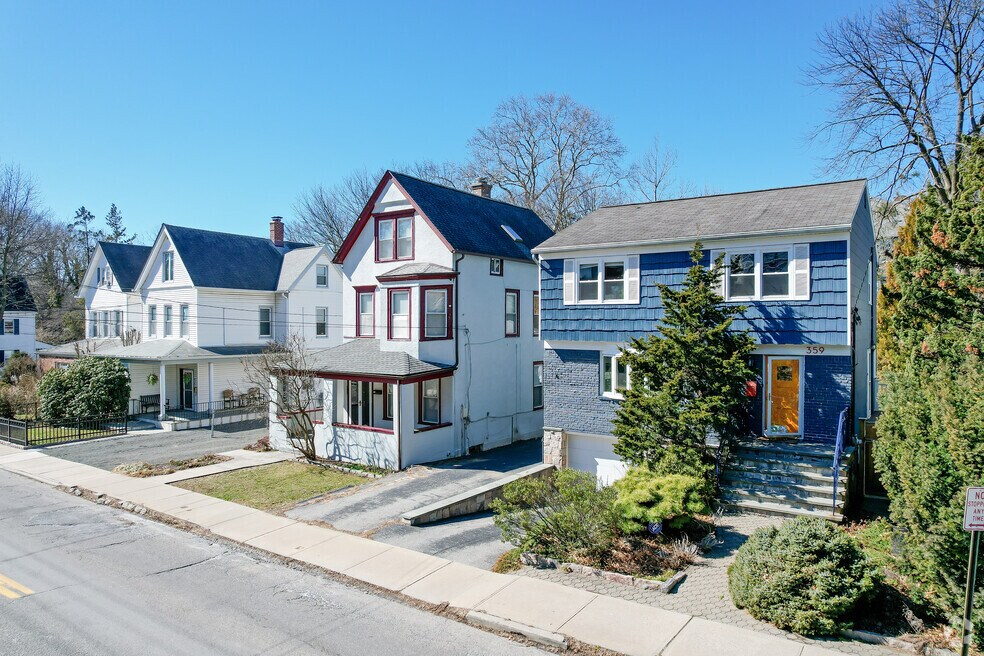 About Tower One, Yonkers NY HOAs, Reviews, Amenities