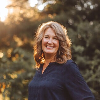 Nancy Schouveller