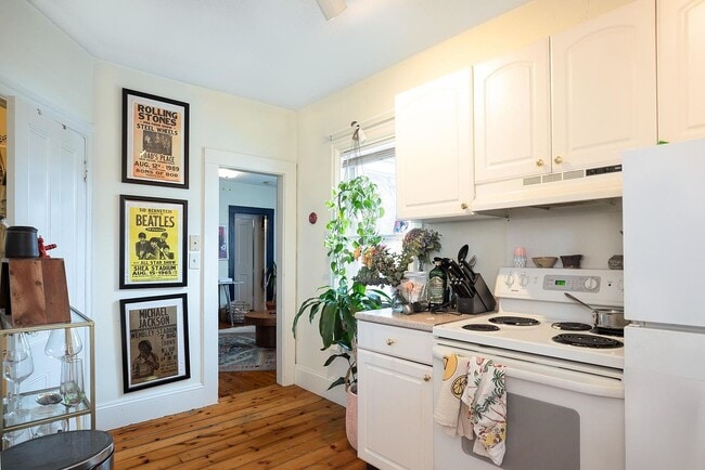 170 Austin St unit 2, Portsmouth, NH 03801 - photo 4