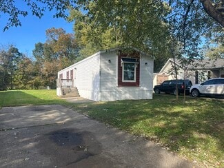 2299 Wellington Green Dr, Clarksville, IN 47129