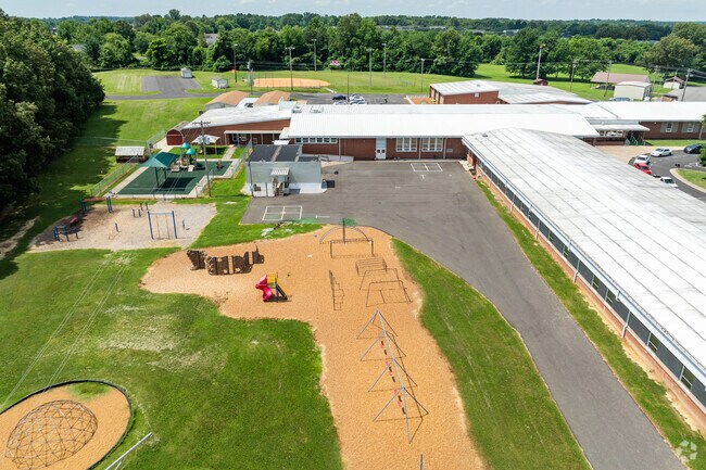 The student population of Concord Elementary School is 609 and the school serves PK-5.