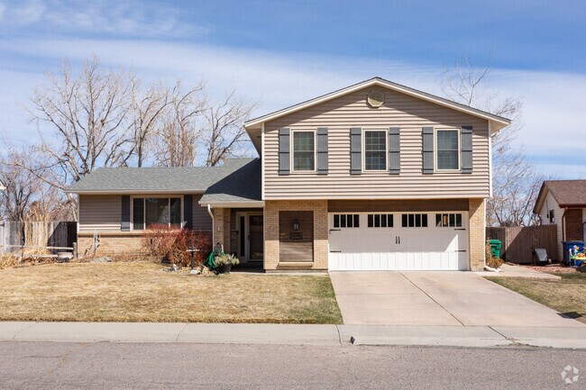 Split-level ranch homes with shutters can be spotted in Dutch Creek Village.
