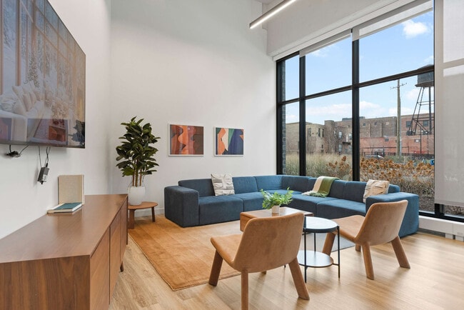 853 W Blackhawk St unit ID1243858P, Chicago, IL 60642 - photo 2