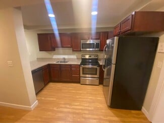 30 Pond St Unit 1, Braintree, MA 02184