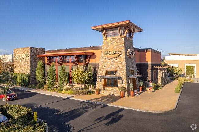 The Lazy Dog is on of The Collection Riverpark's premier restaurants.