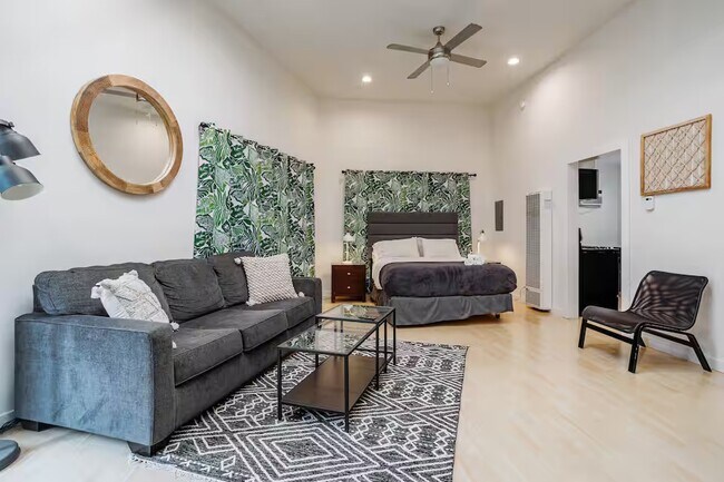 1806 Washington Way unit E, Venice, CA 90291 - photo 3