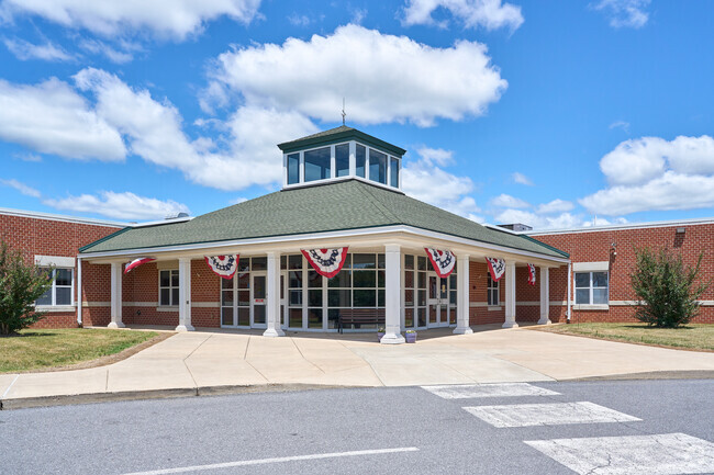 Mountain Ridge Intermediate School serves students in the Berkley County area.