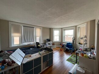 31 Stearns Rd, Brookline, MA 02446