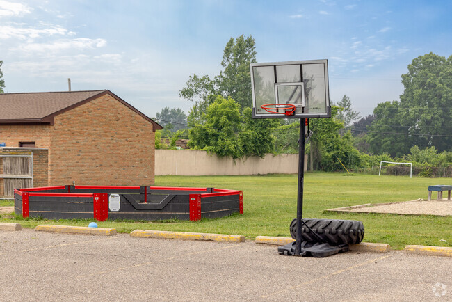 St Matthew Lutheran School basketball court in the city of Westland.