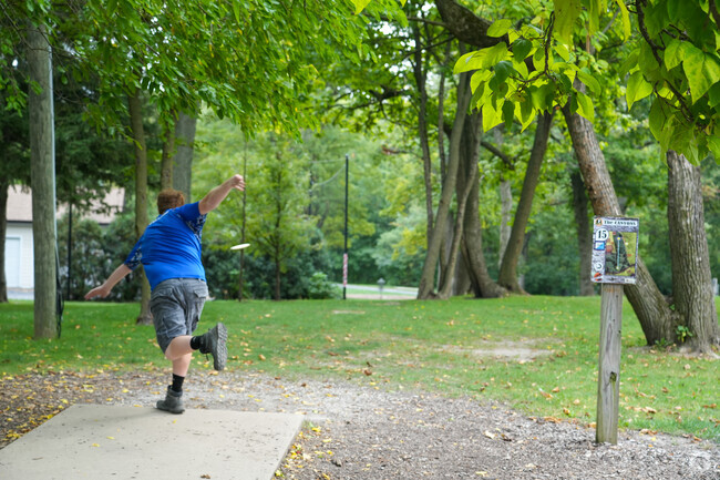 Locals love the disc golf course at Dellwood Park.