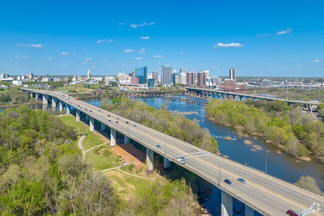 The Robert E. Lee Memorial Bridge in Richmond, Virginia carries U.S. Route 1 and U.S. Route 301 across the James River at the Fall Line.