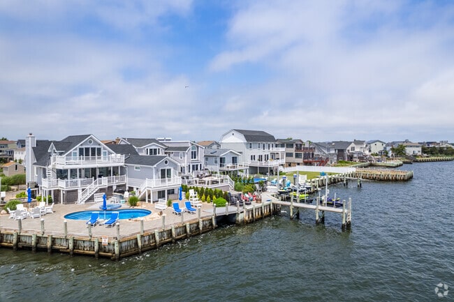 Life by the water is part of the charm in West Babylon.