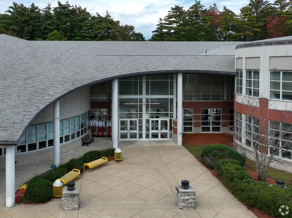 Salisbury Elementary School has about 515 students.