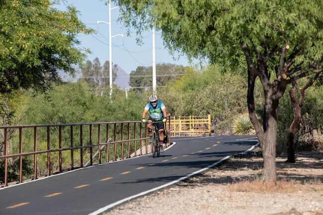 The Loop near Cabrini takes bicyclists around Tucson on over 131 miles of paved roads.