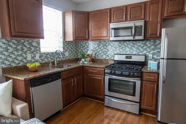 2 17th St SE unit 202, Washington, DC 20003 - photo 4