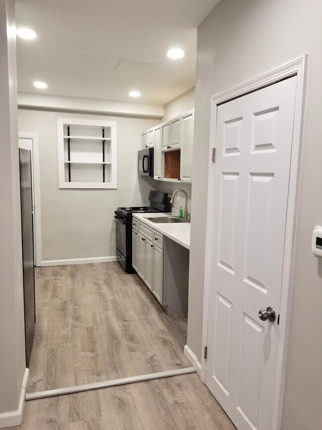 1518 S Bailey St unit 1518 South Bailey St, Philadelphia, PA 19146 - photo 4