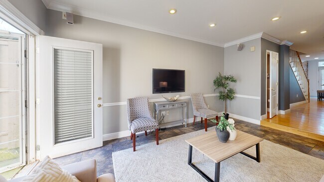 2902 Hudson St, Baltimore, MD 21224 - photo 2