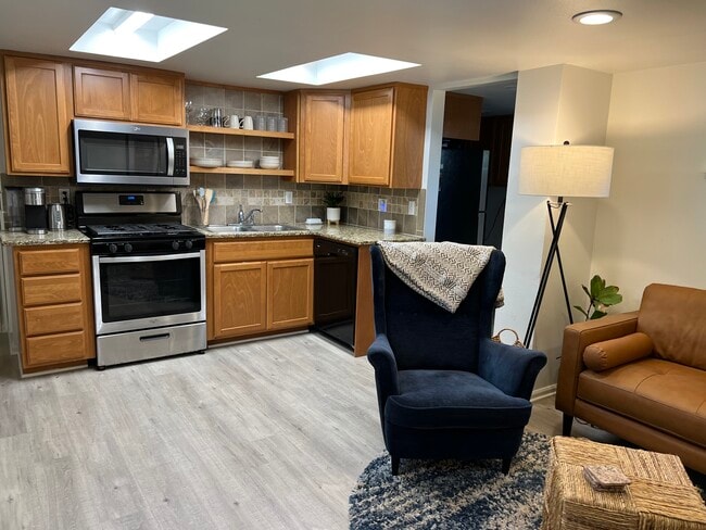 208 N 10th St unit B, Coeur D'Alene, ID 83814 - photo 4