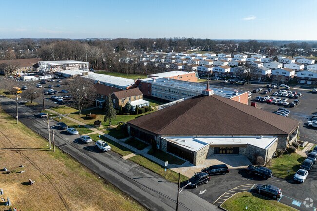 St. Christopher School has a student-teacher ratio of 17-1.