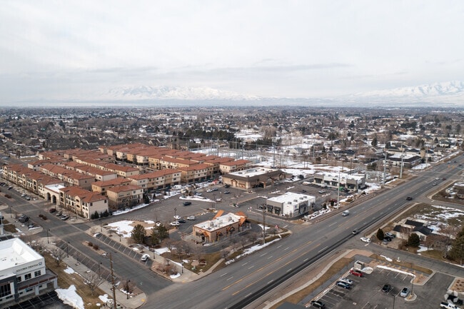 Many Highland residents live within close proximity to shopping centers.