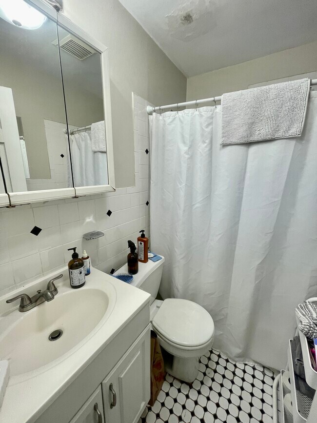 1 Torpie St unit 2, Roxbury Crossing, MA 02120 - photo 3