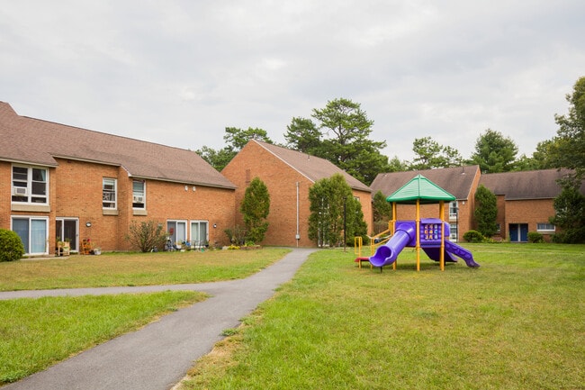 Catamount Lane Apts, Colchester, VT 05446 - photo 5