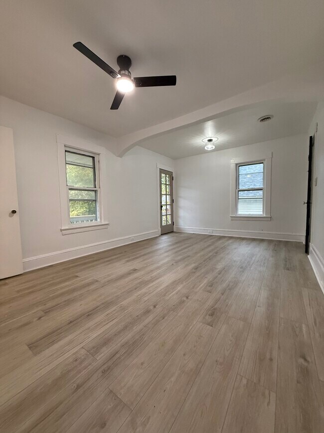 1825 Clover Ave unit 2, Cleveland, OH 44109 - photo 4