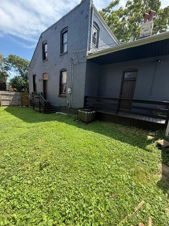 2634 Arsenal St, Saint Louis, MO 63118