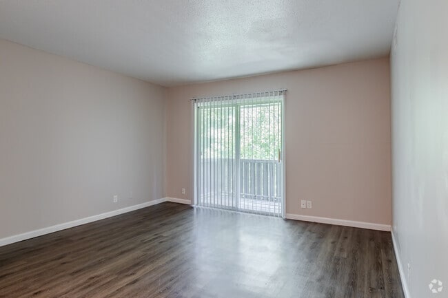 The Village on University, Peoria, IL 61614 - photo 2