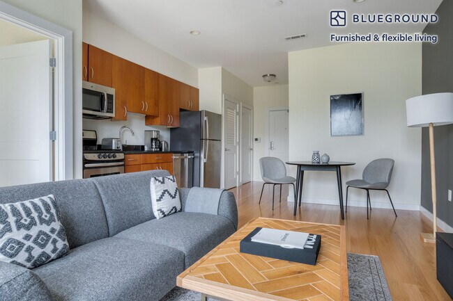 9 Miner St unit FL3-ID872, Boston, MA 02215 - photo 2