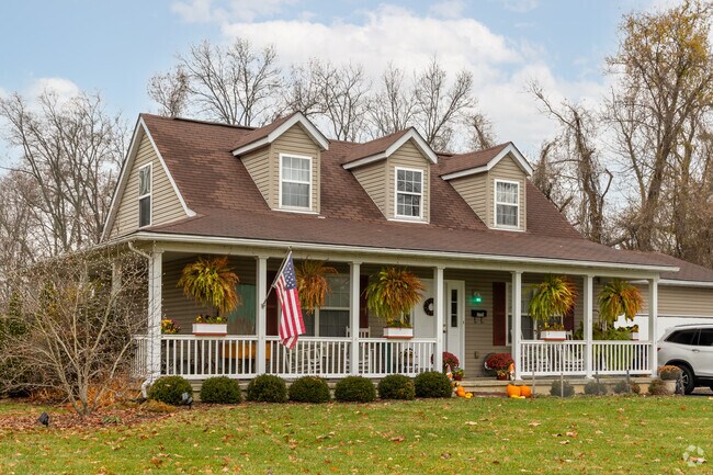 A beautifully decorated Cape Cod home is nestled in Williamsburg.